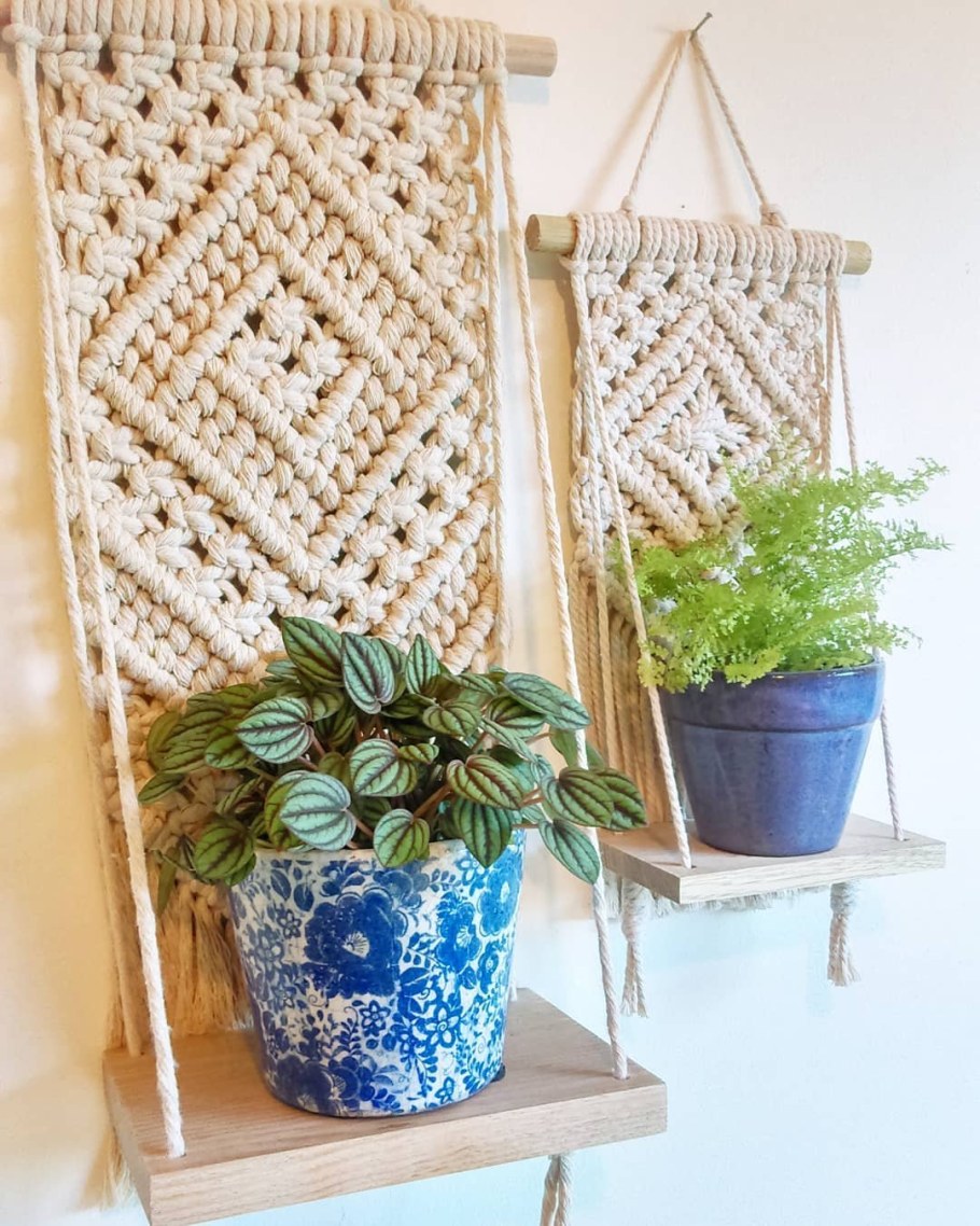 Макраме календарница