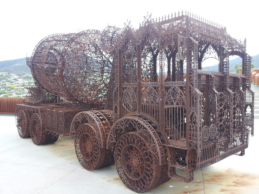 Карета из арматуры