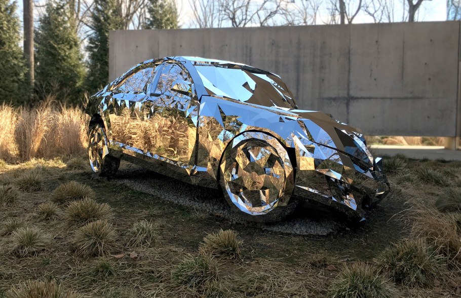 Разбитая машина Мерседес