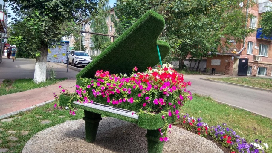 Арт объект цветы