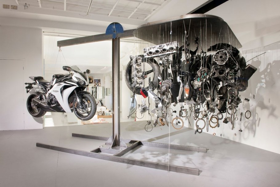 Инсталляции из мотоциклов