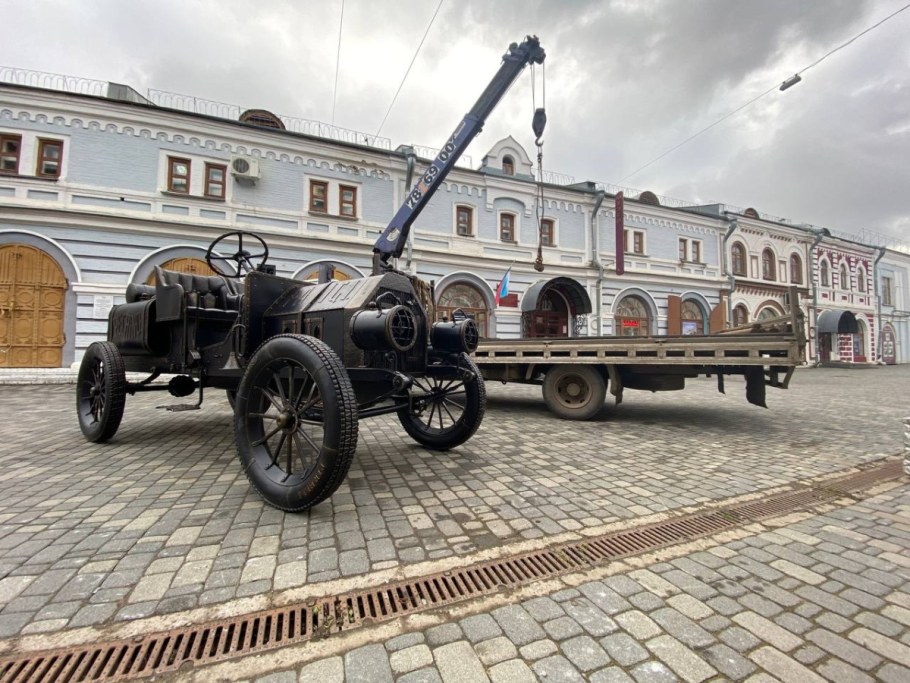 Машина Спасская