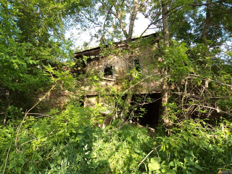 Заброшенный дачный домик