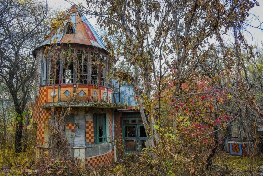 Заброшенный садовый участок