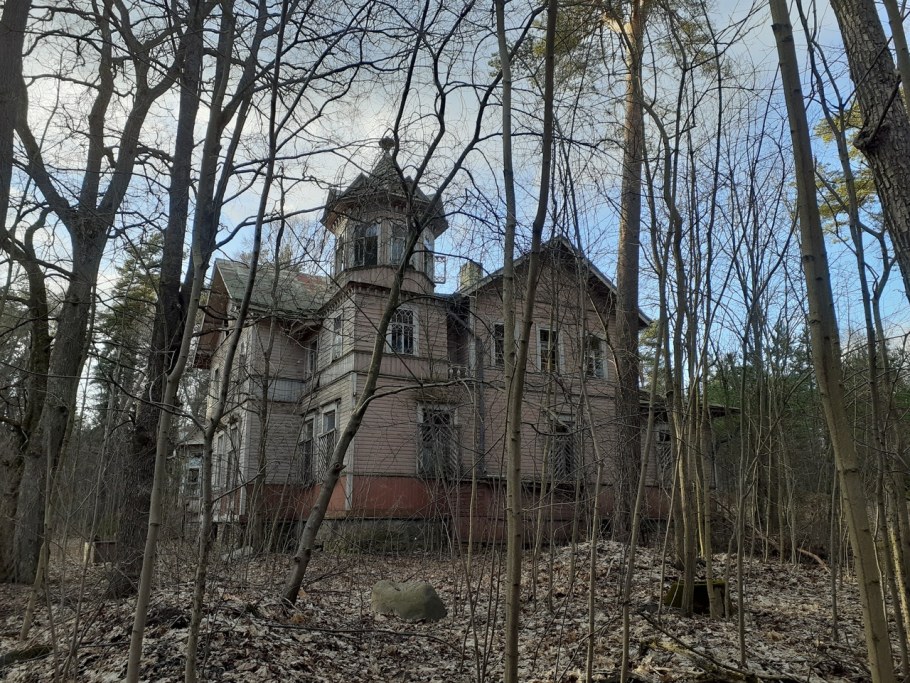 Заброшенная дача