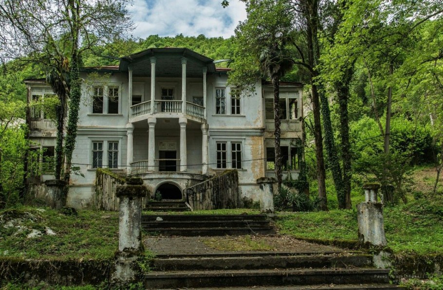 Дача Сталина в Сухуми Абхазия