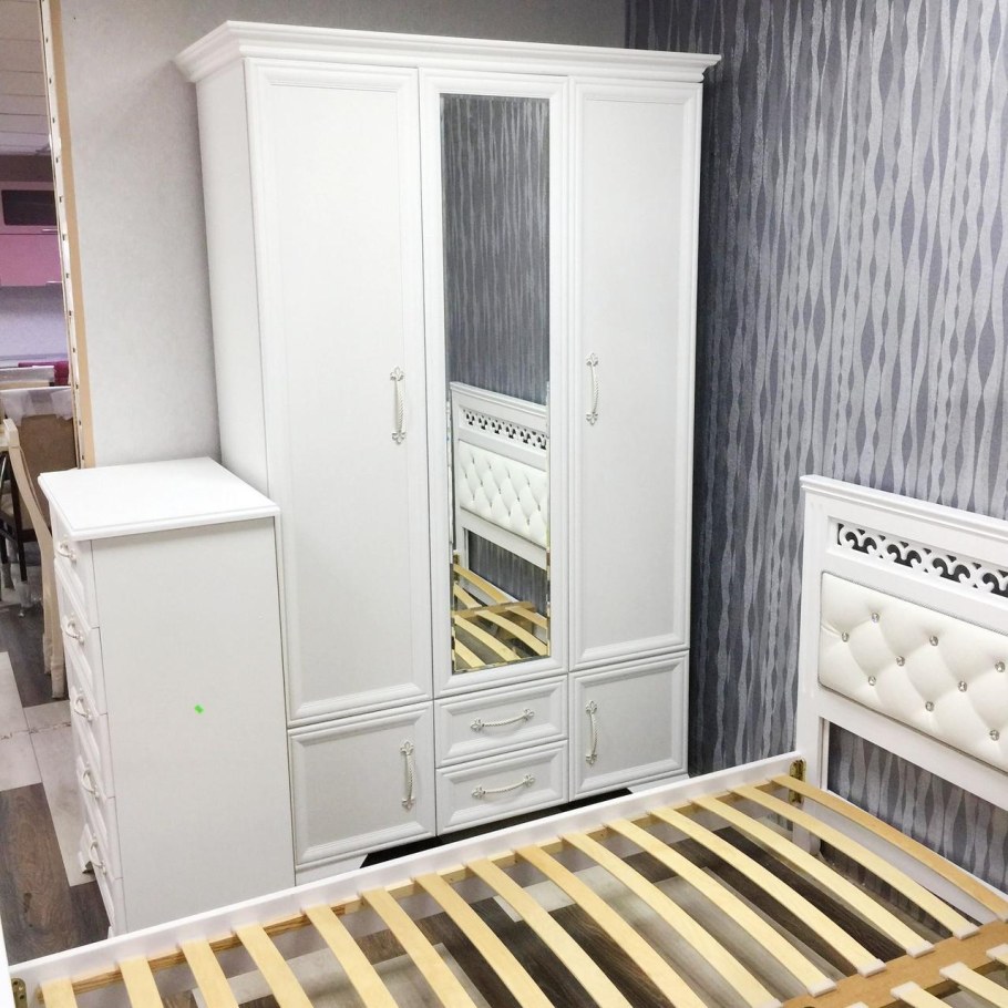 Шкаф мебель-КМК нимфа 0383.1