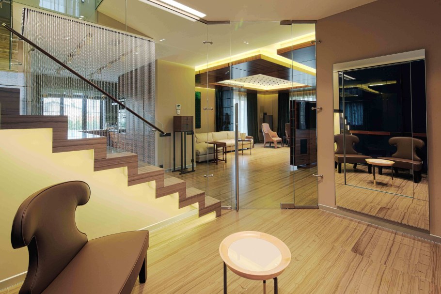 Интерьер входной зоны в частном доме