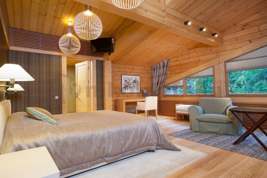 Спальня в загородном доме