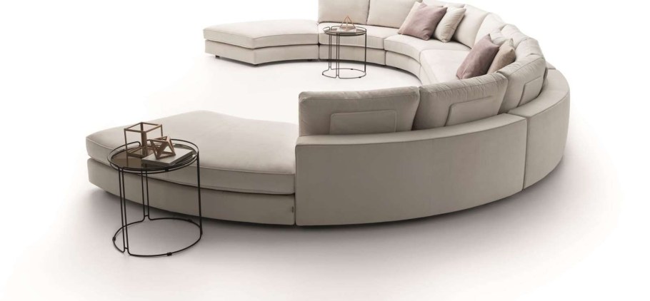 Круглый диван для домашнего кинотеатра