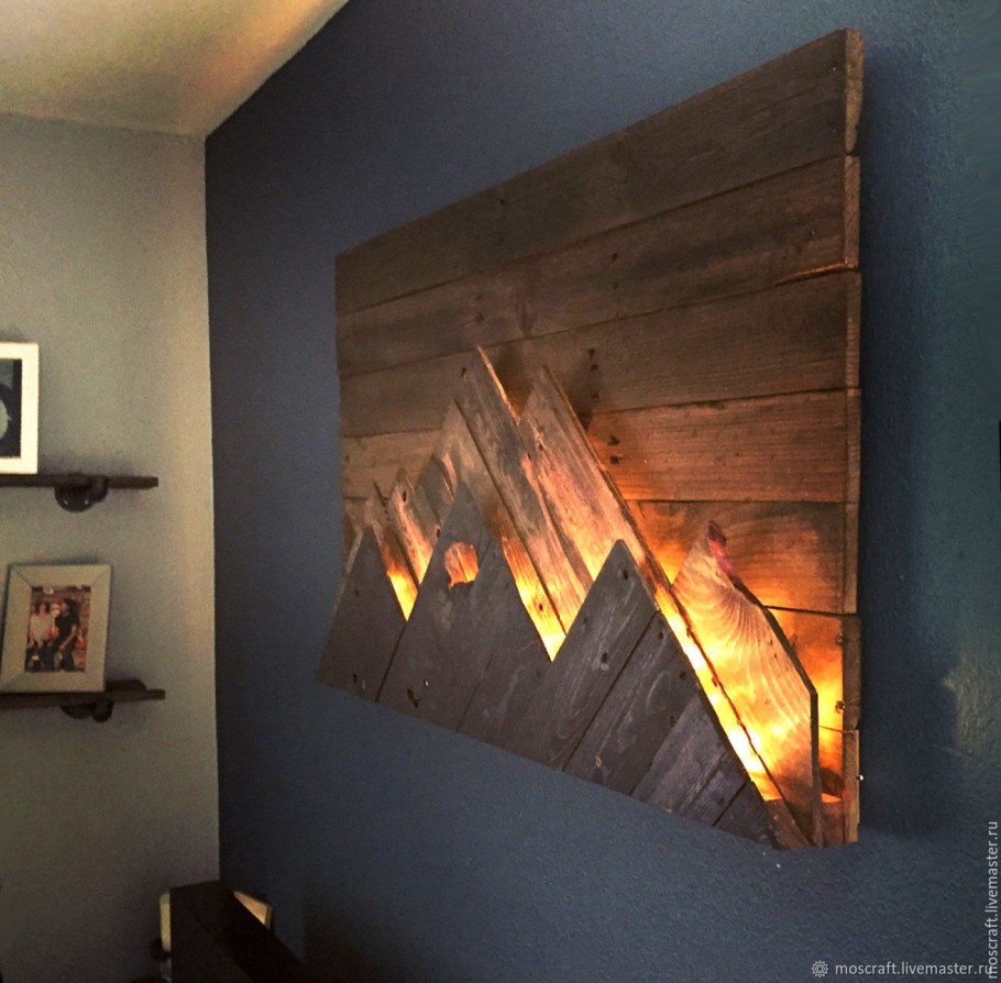 Деревянное панно с подсветкой на стену