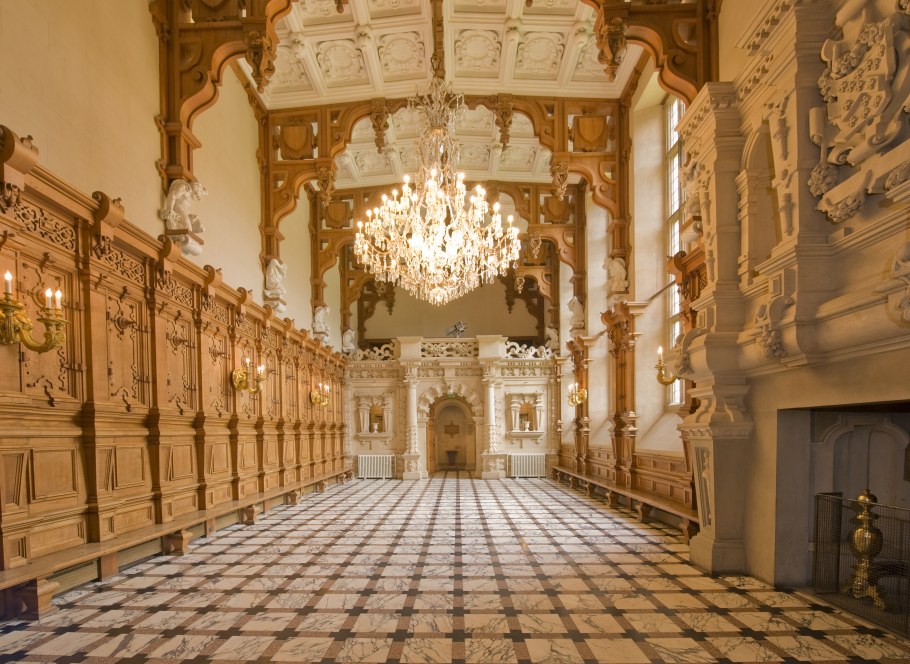 Замок Harlaxton Manor