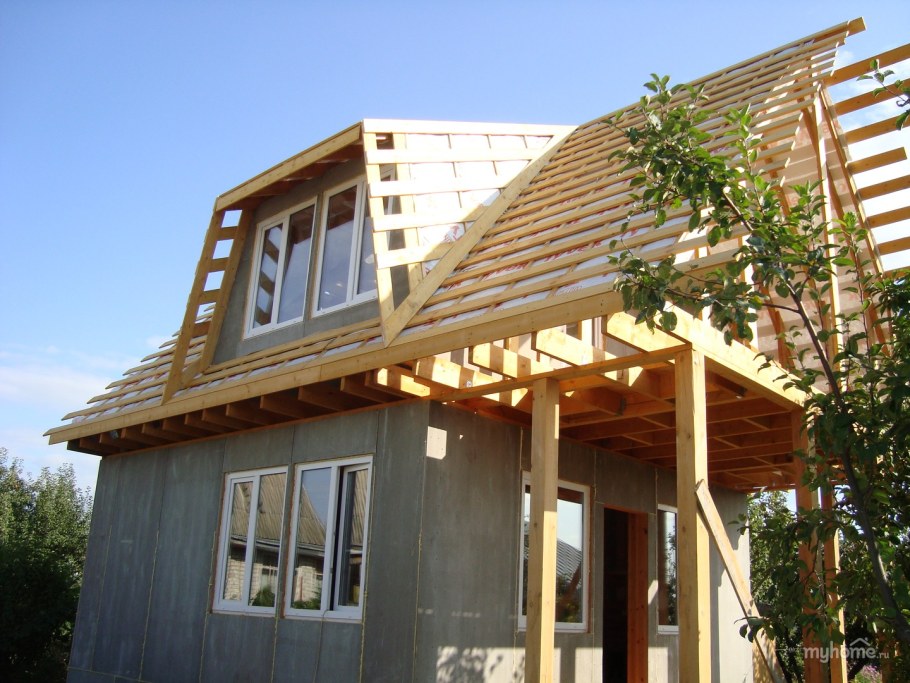 Пристройка к двускатной крыше