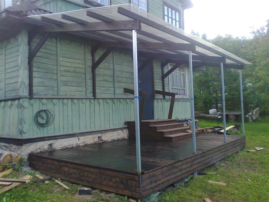 Металлическая веранда пристроенная к дому