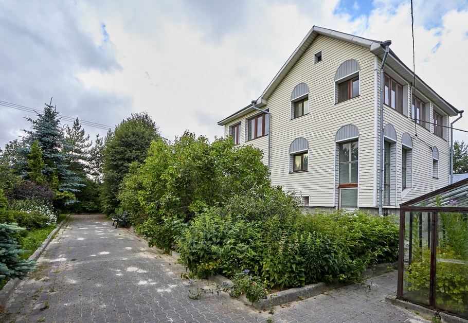 Красивый участок на даче