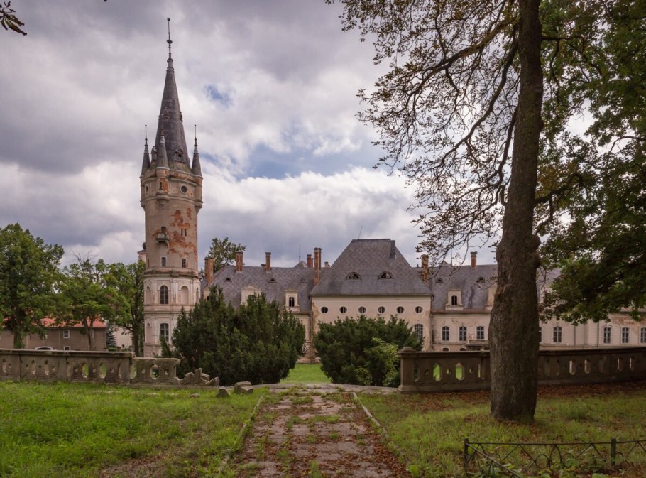 Заброшенный замок Кинель во Франции