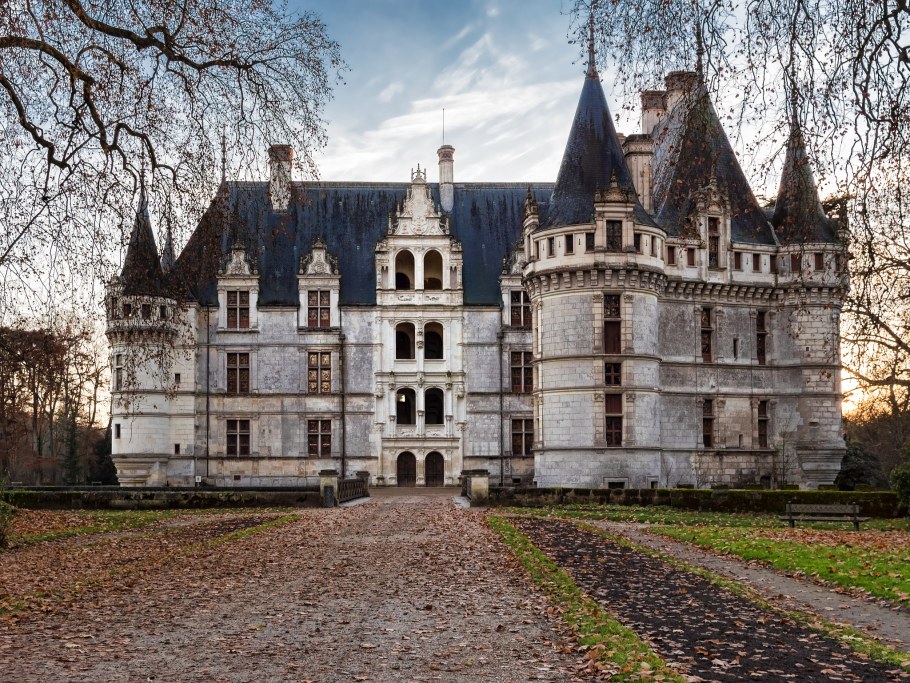 Заброшенный замок Шато дю Корнель Франция