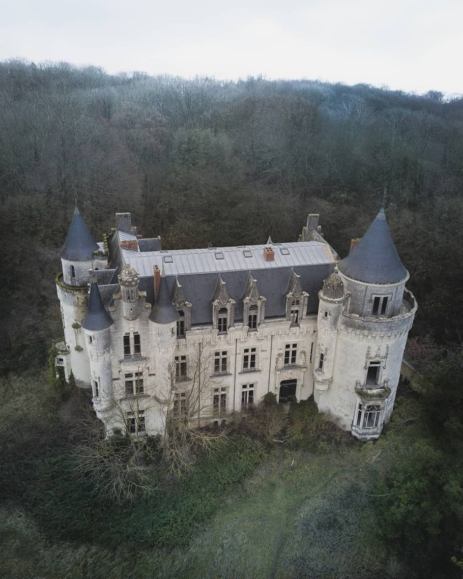 Заброшенный замок Шлосс