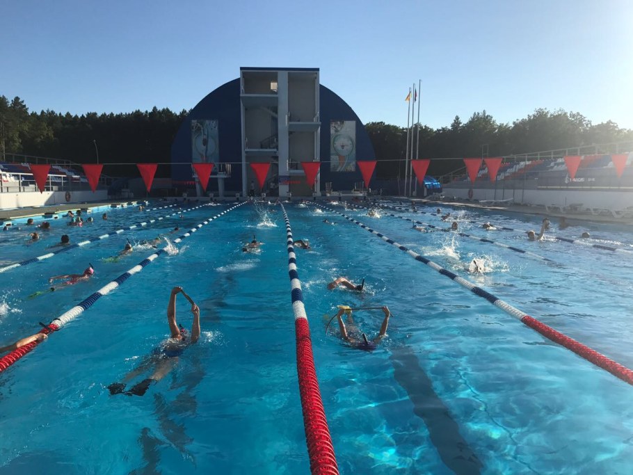 Плавательный бассейн