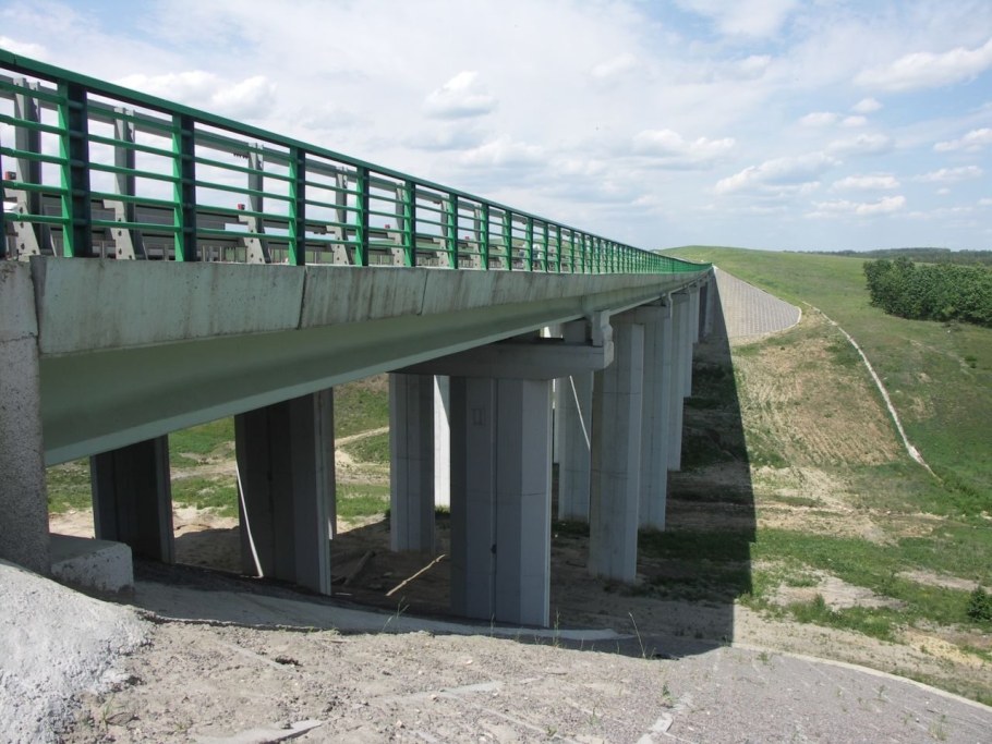 Ограждение эстакадного моста