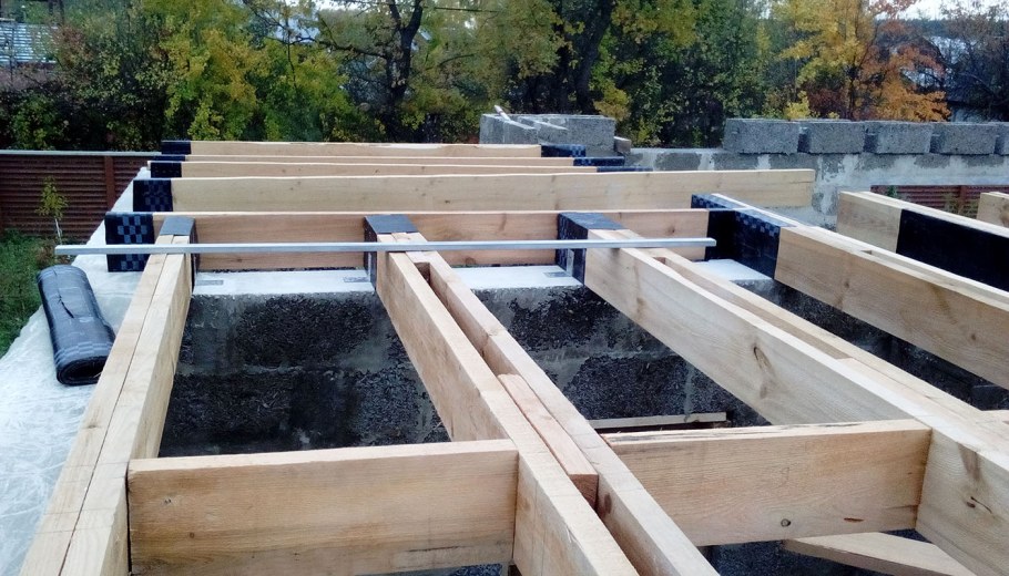 Балки перекрытия из бруса 100х200