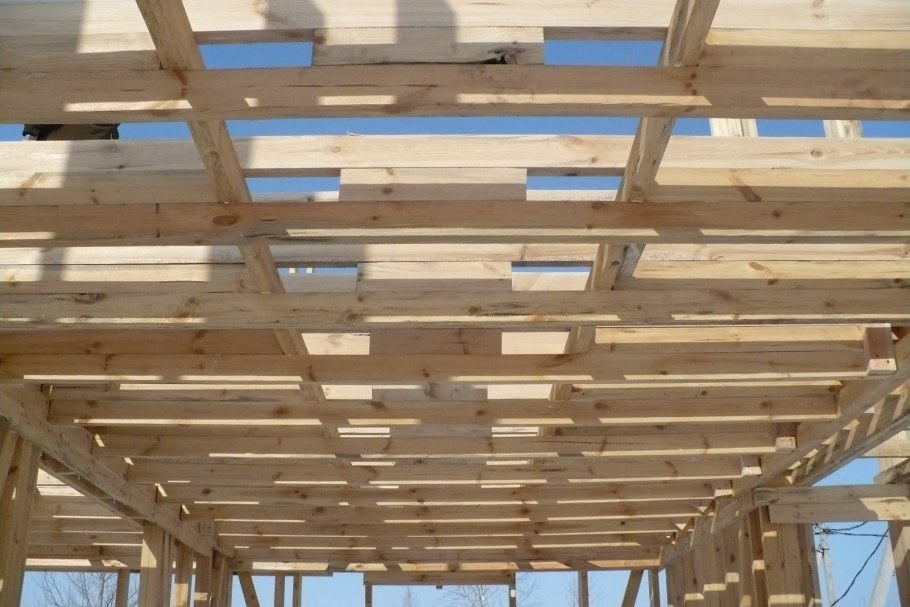 Деревянные двутавровые балки перекрытия длинной 6мп