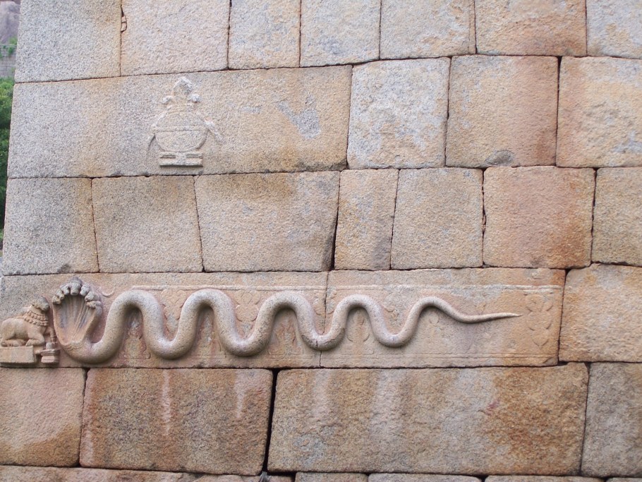 Древняя полигональная кладка