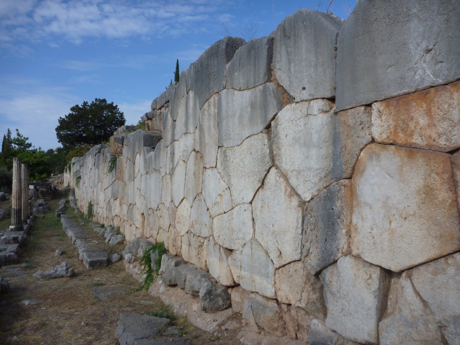 Мегалитическая полигональная кладка