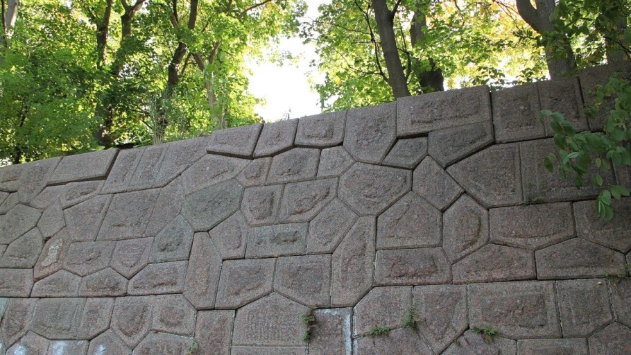 Мегалитическая кладка в Кронштадте