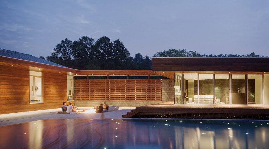 Г образный дом с бассейном