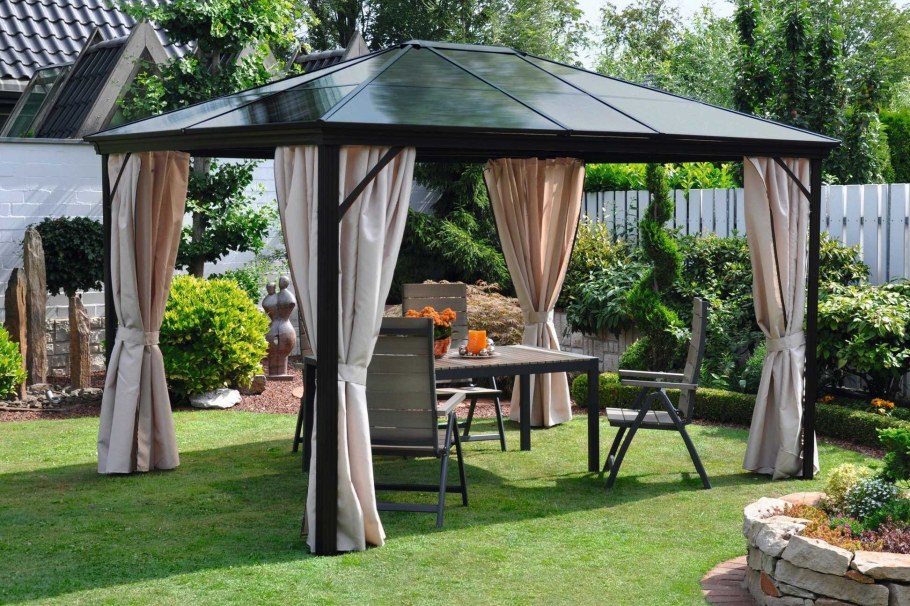 Беседки с травяным полом