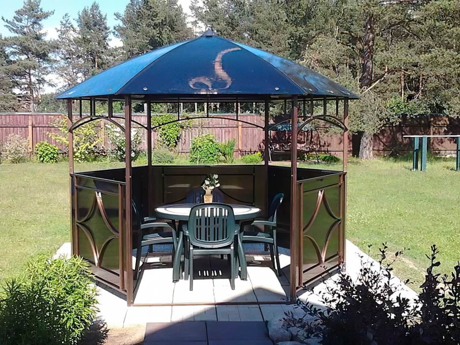Беседка для дачи из металла