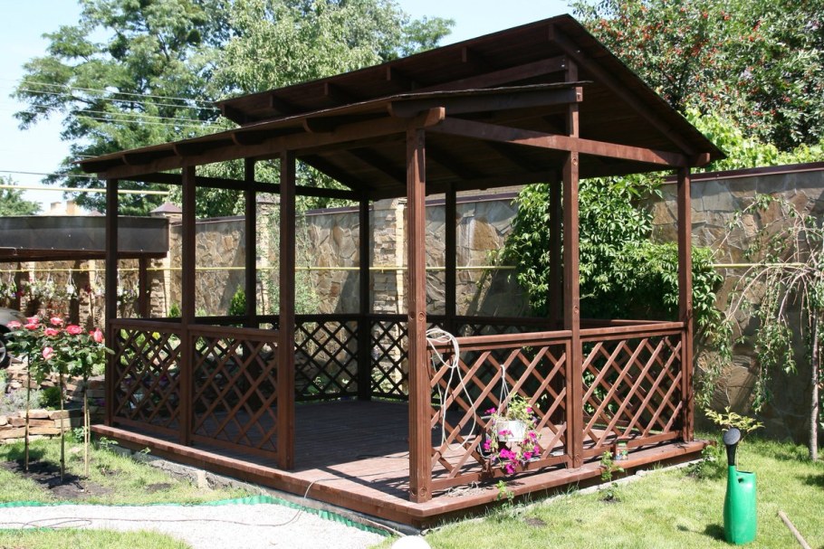 Беседки для дачи из металла и дерева
