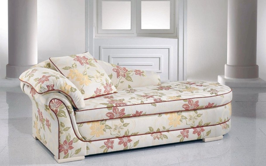 Тахта в классическом стиле