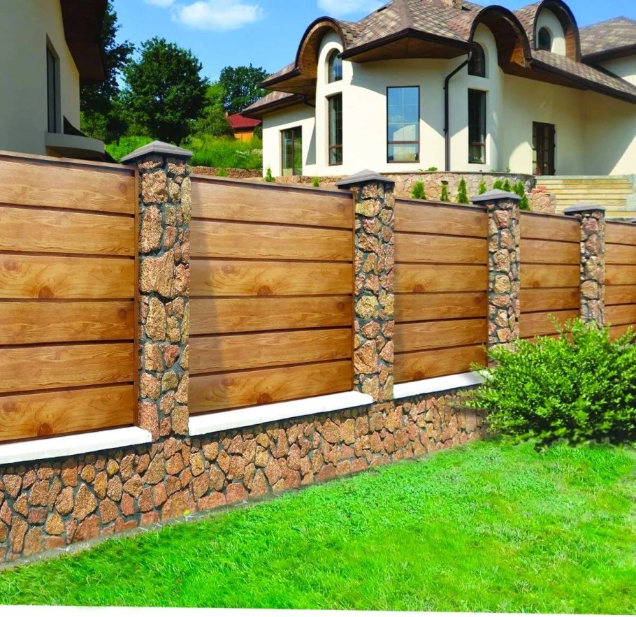 Красивый деревянный забор