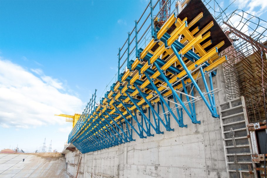 Выносная консоль опалубка монолит