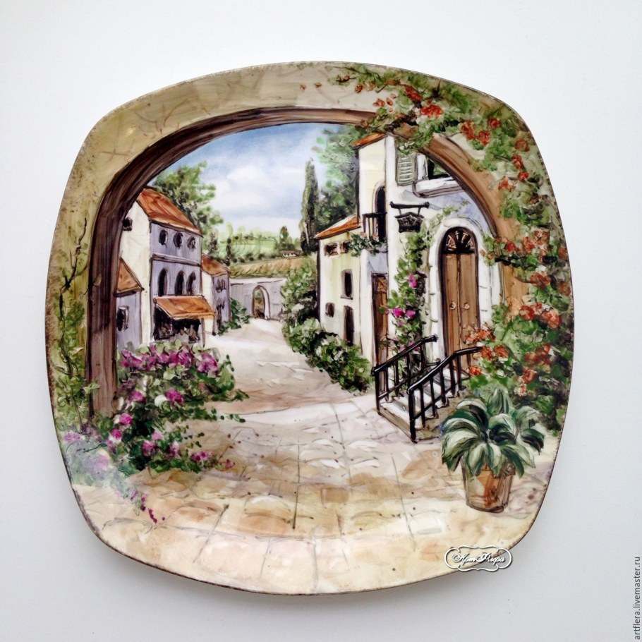 Росисные современные тарелки