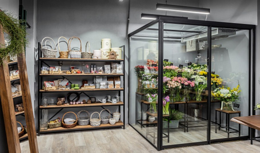 Витрина магазина цветов