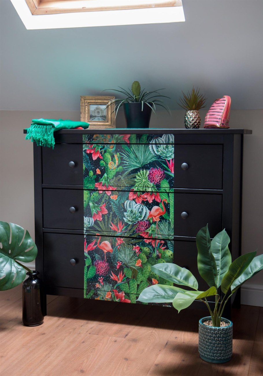 Оклеивание мебели самоклеющейся пленкой