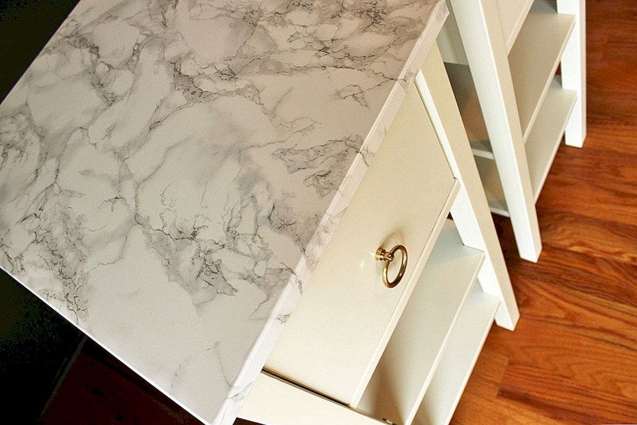 Обклеить шкаф обоями