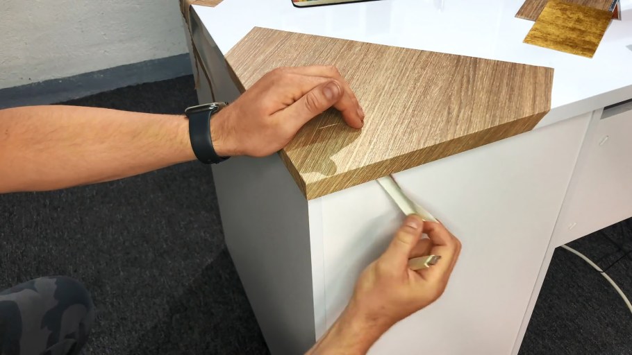 Обклеить комод самоклеющейся пленкой