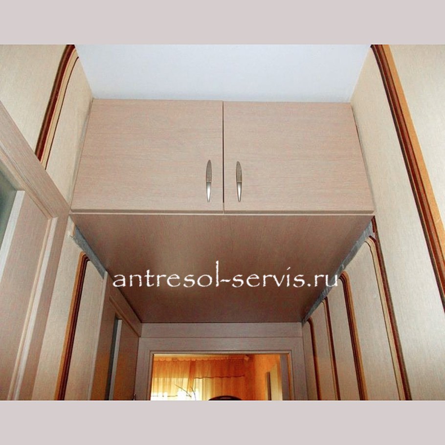 Антресоли в прихожей