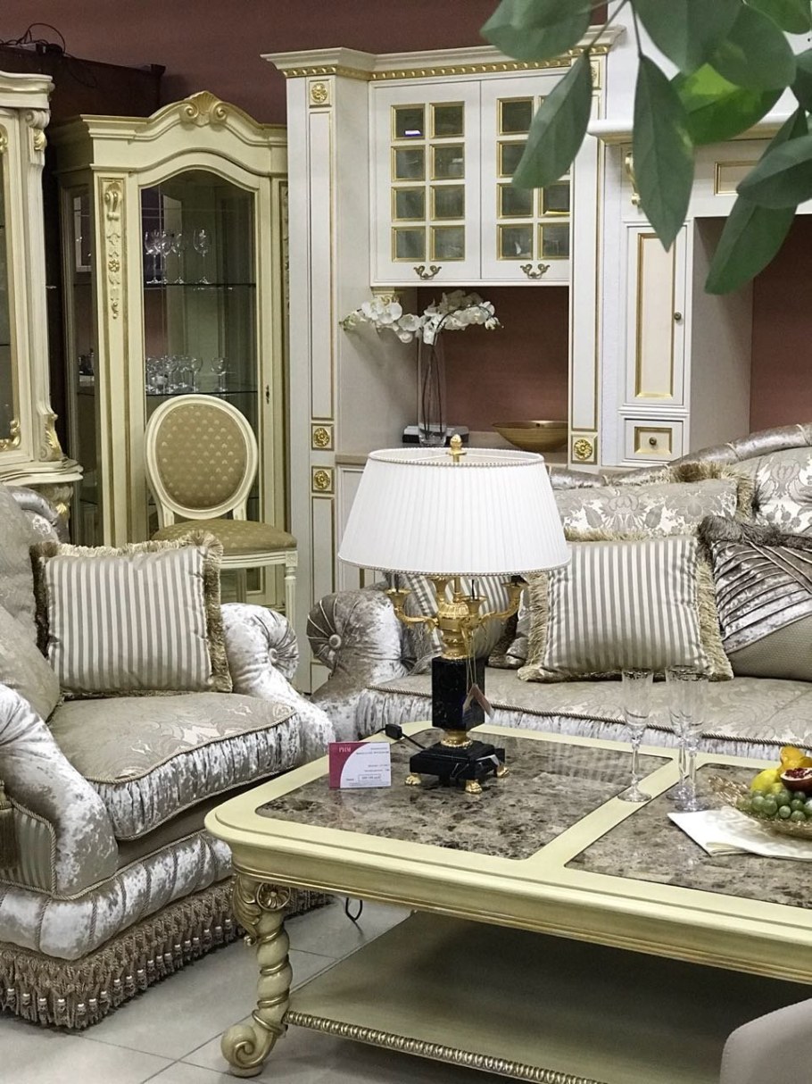 Мебельный магазин