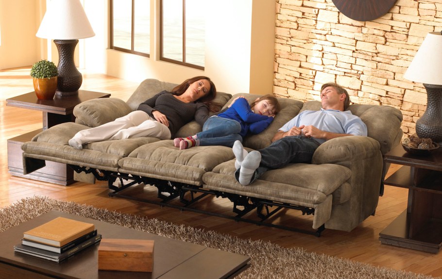 Диван для большой семьи