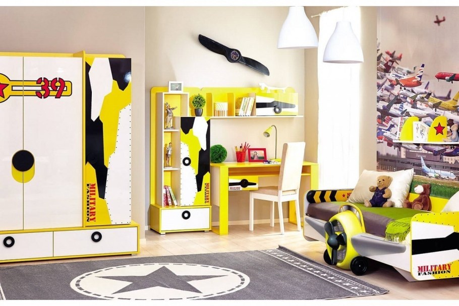 Синяя мебель в детской комнате