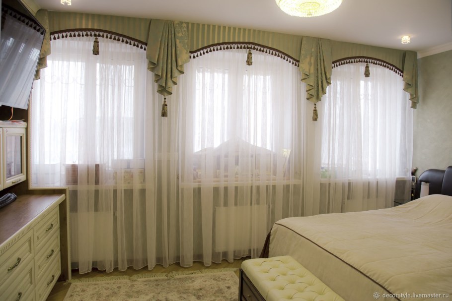 Жесткий ламбрекен асимметричный