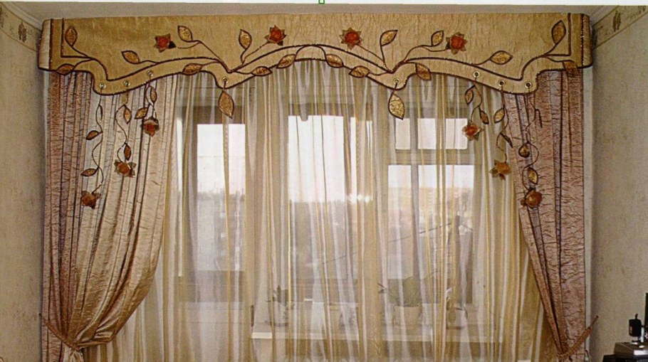 Жесткий ламбрекен на кухню