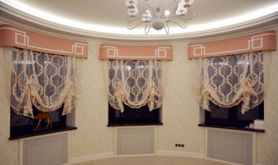 Фигурный жесткий ламбрекен