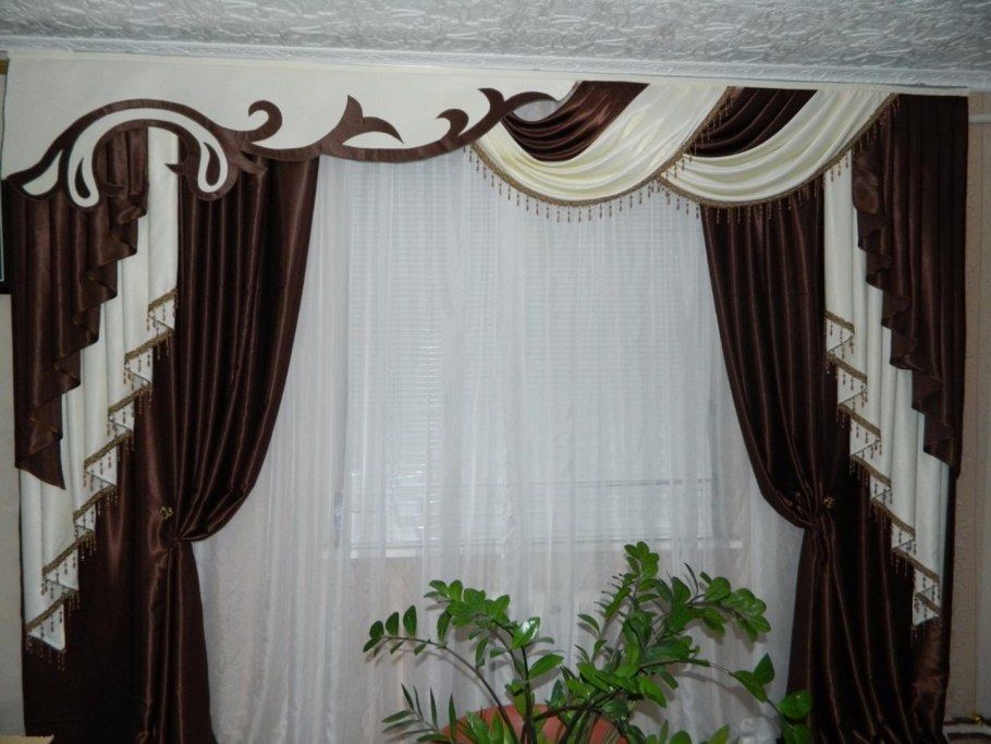 Жесткий ламбрекен на кухню