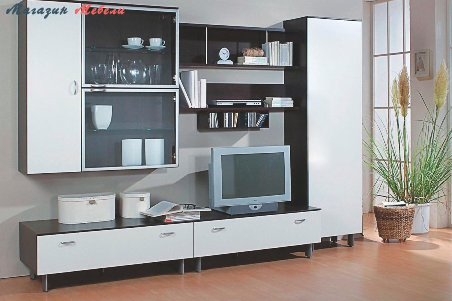 Старый диван (мебель)